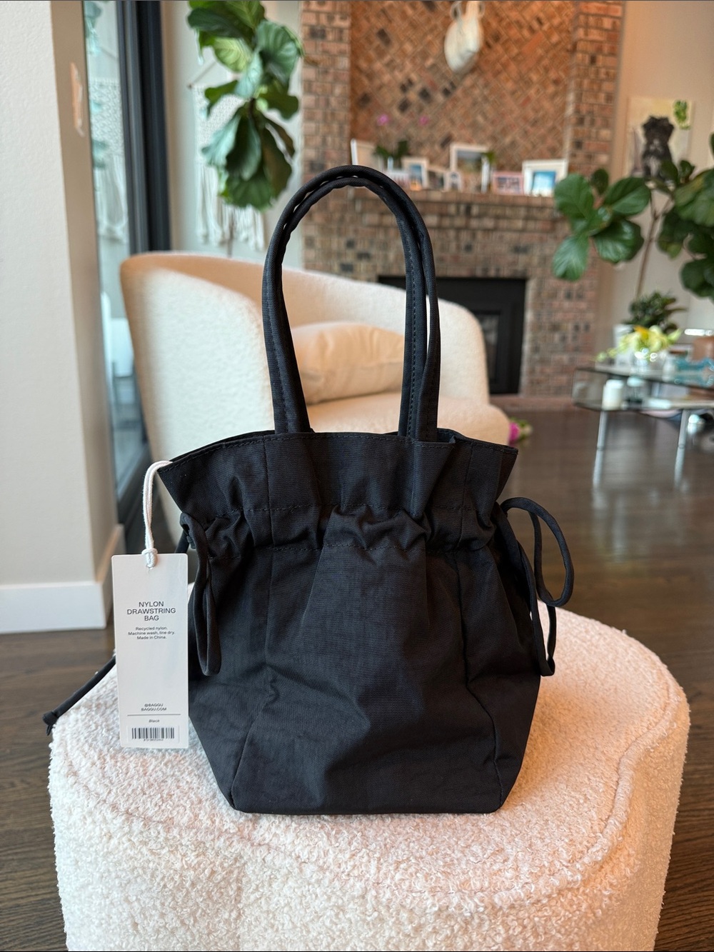 BAGGU Nylon Drawstring Bag Black Crossbody NWT - Picture 4 of 15